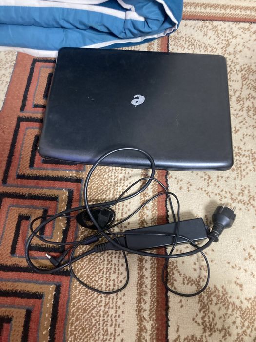 Продам наутбук 128 гб робочи в хорошем состояние