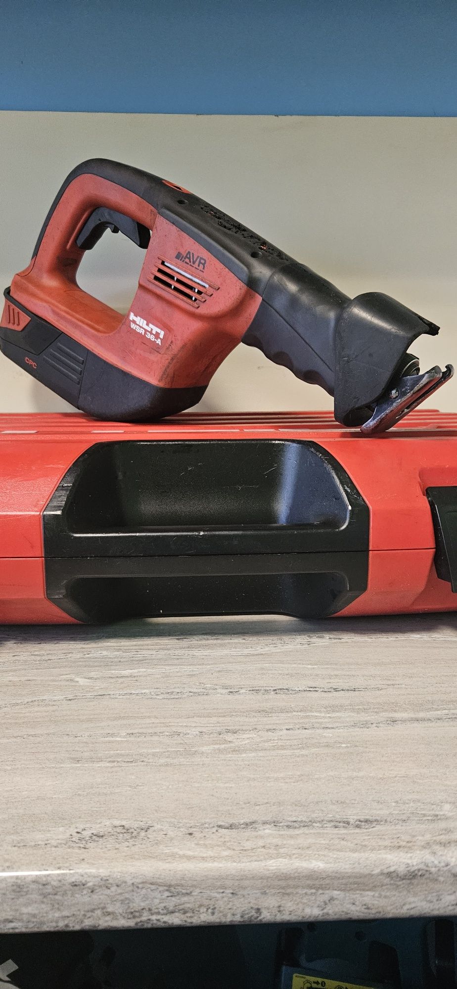 HILTI Акумулаторен Саблен Трион WSR36-A 36V.