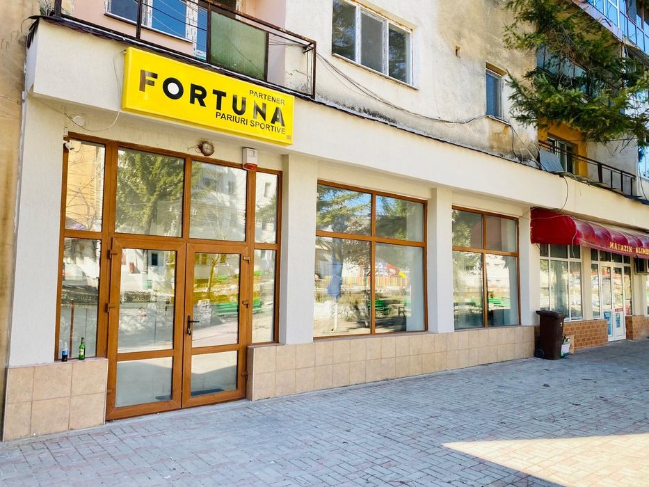 Închiriez spațiu comercial stațiunea Bala