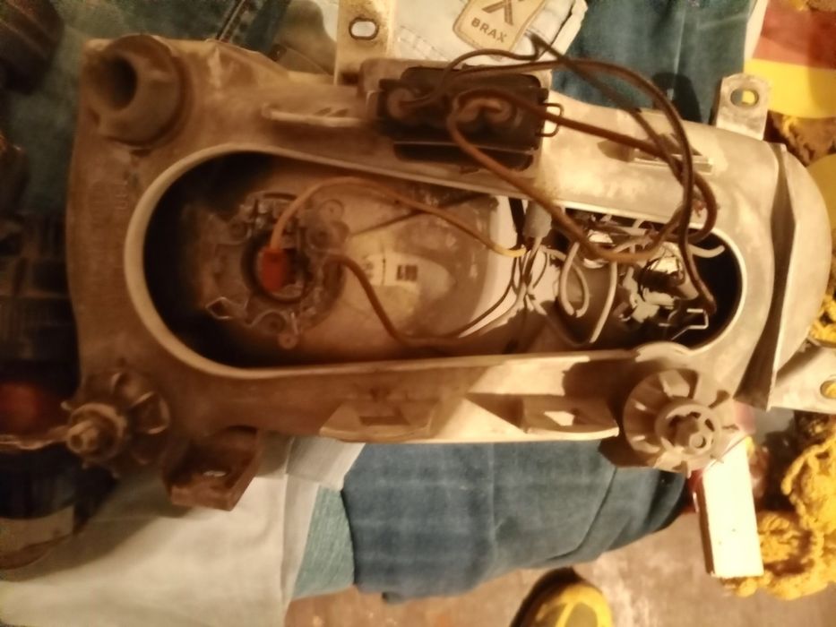 Фар за Голф 3 Хела със халогени бонус