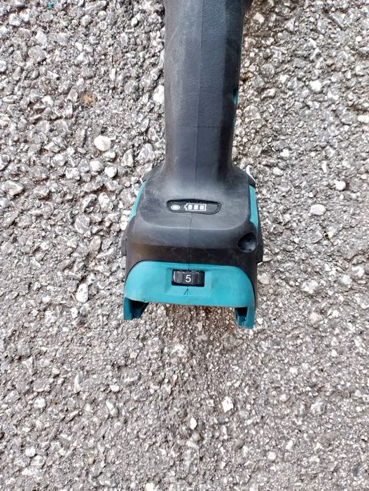 Акумулаторен безчетков ъглошлайф Makita 18волта