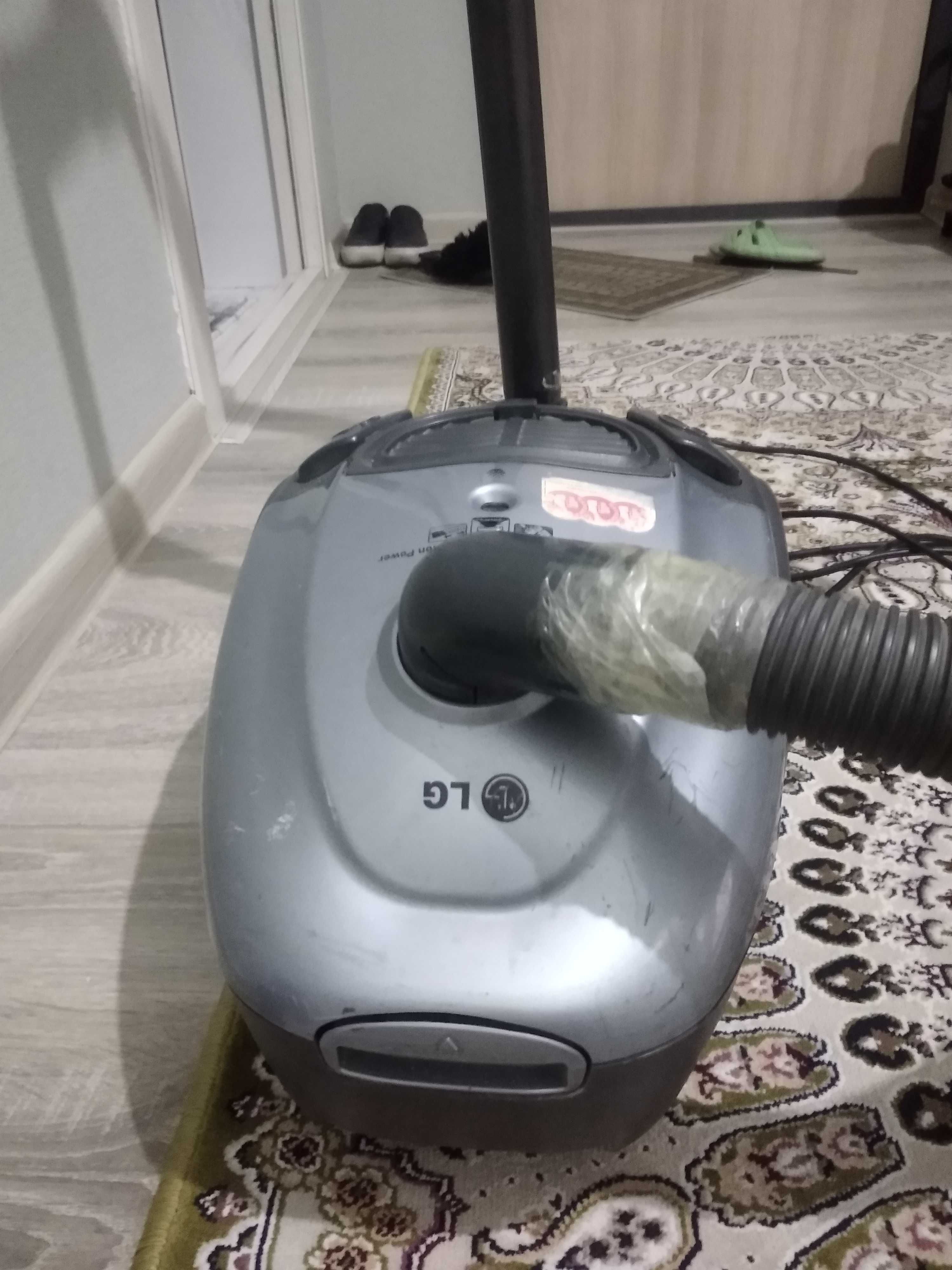 Пылесос LG ( рабочий)