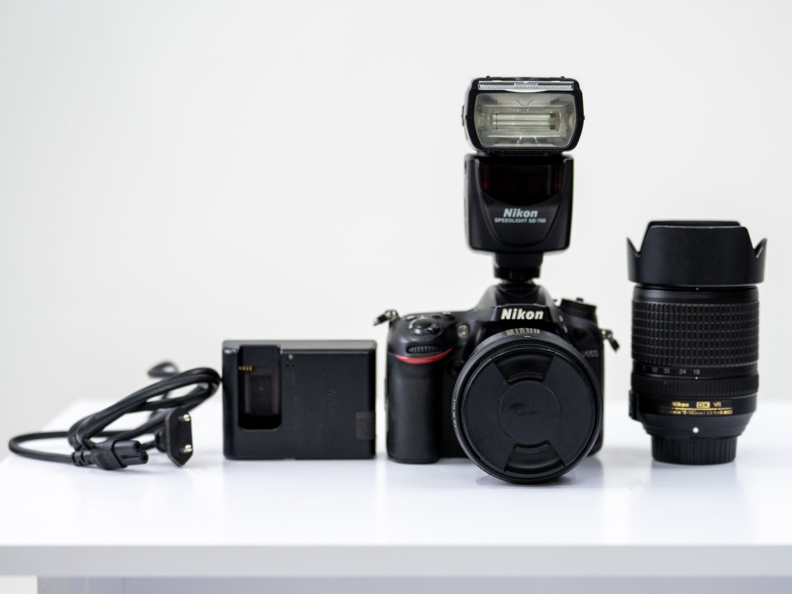 Nikon D7200 Nikor 18-140mm 3.5-5.6/ Sigma 17-70mm 2.8-4.0