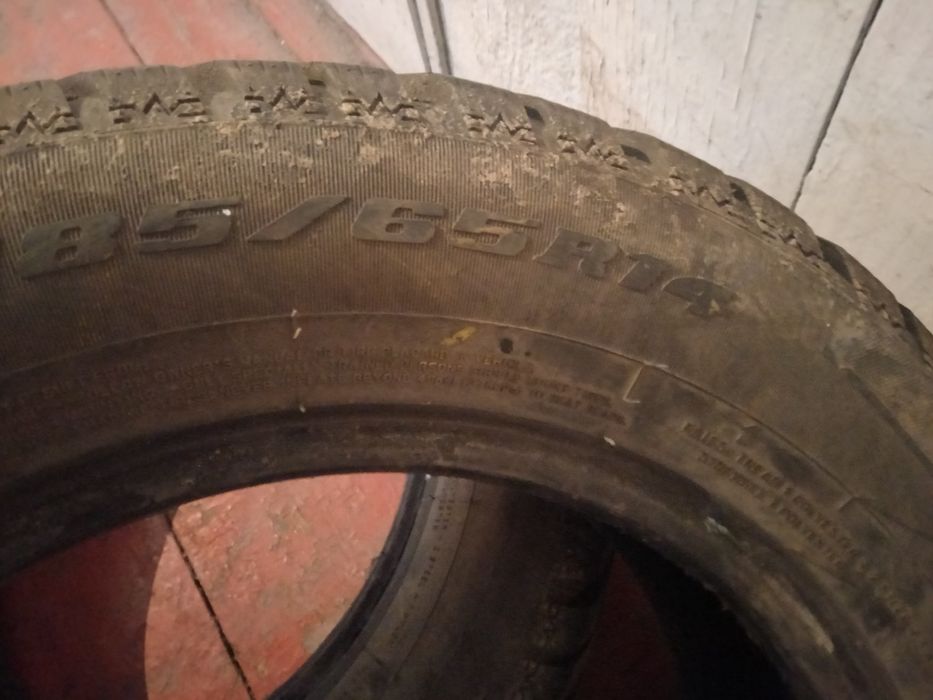 Продам 2 резины зимние