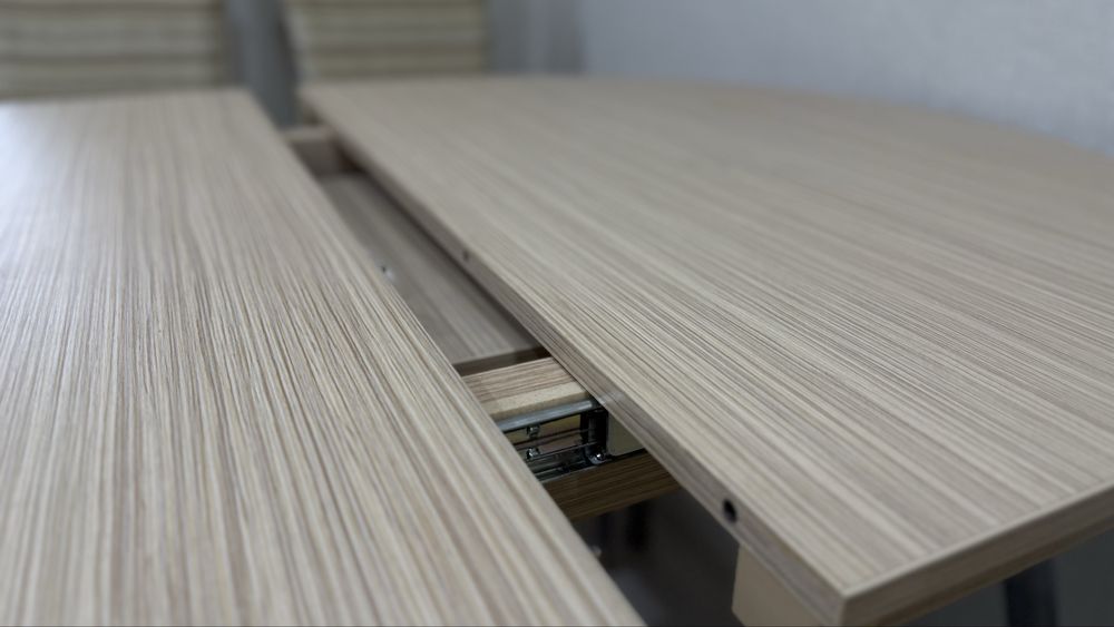 Стол со стульями