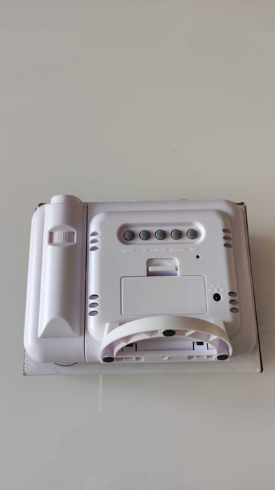 Часовник с проекция и календар, Color screen calendar