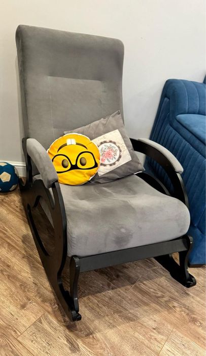 Срочно продается кресло качалка