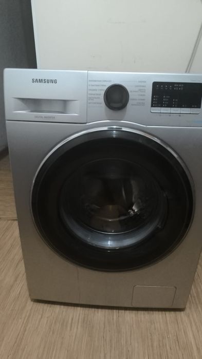 Стиральная машина б/у в идеальном состоянии. Торг.