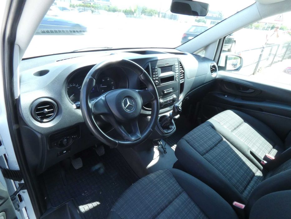 Mercedes Vito mixt 6 locuri + spatiu de marfa