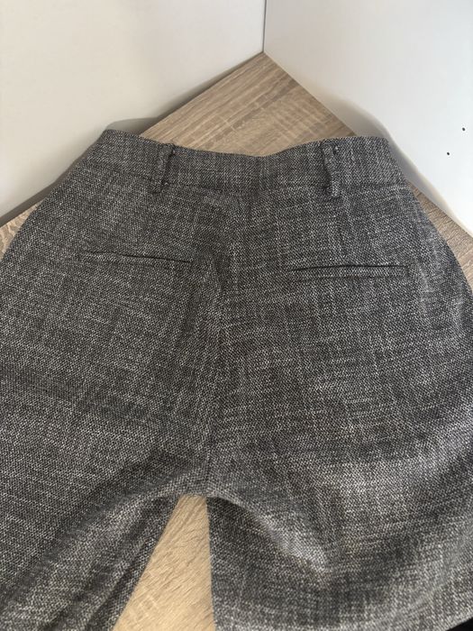 Наличен дамски костюм