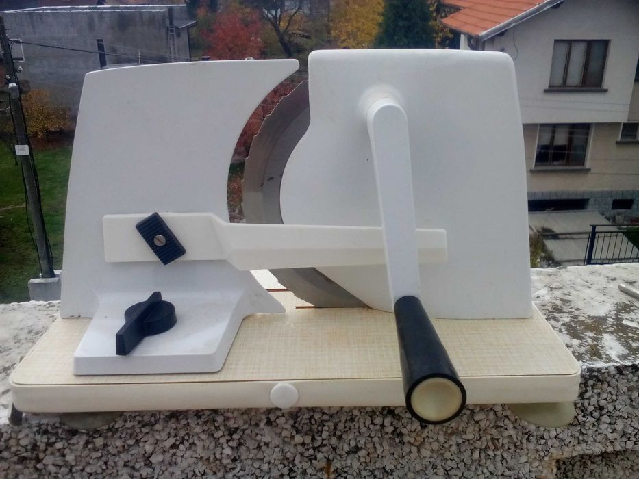 Резачка за мезета и колбаси