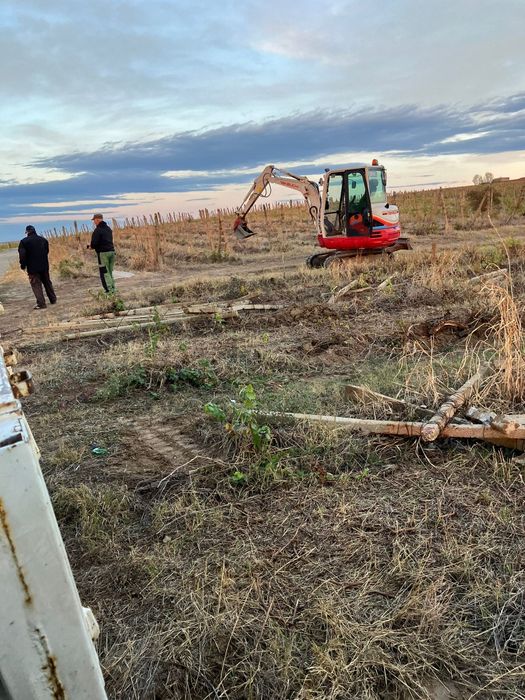 Executăm săpături,  demolări  , picon  etc