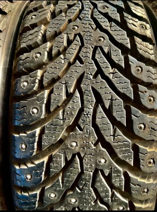 Nokian Hakkapeliitta 9 зимние шипованные шины,покрышка