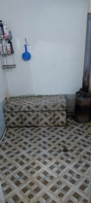 Яшаш учун ховли арендага берилади адрес: Дошкольная 18-мактаб