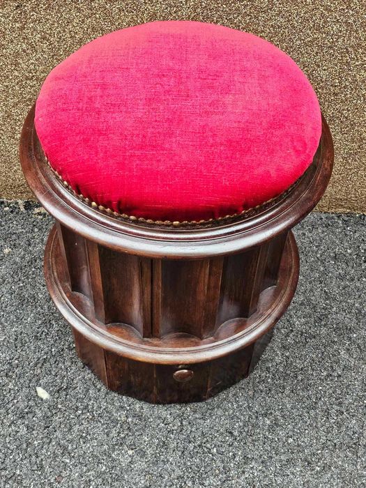 Ретро табуретка с ракличка