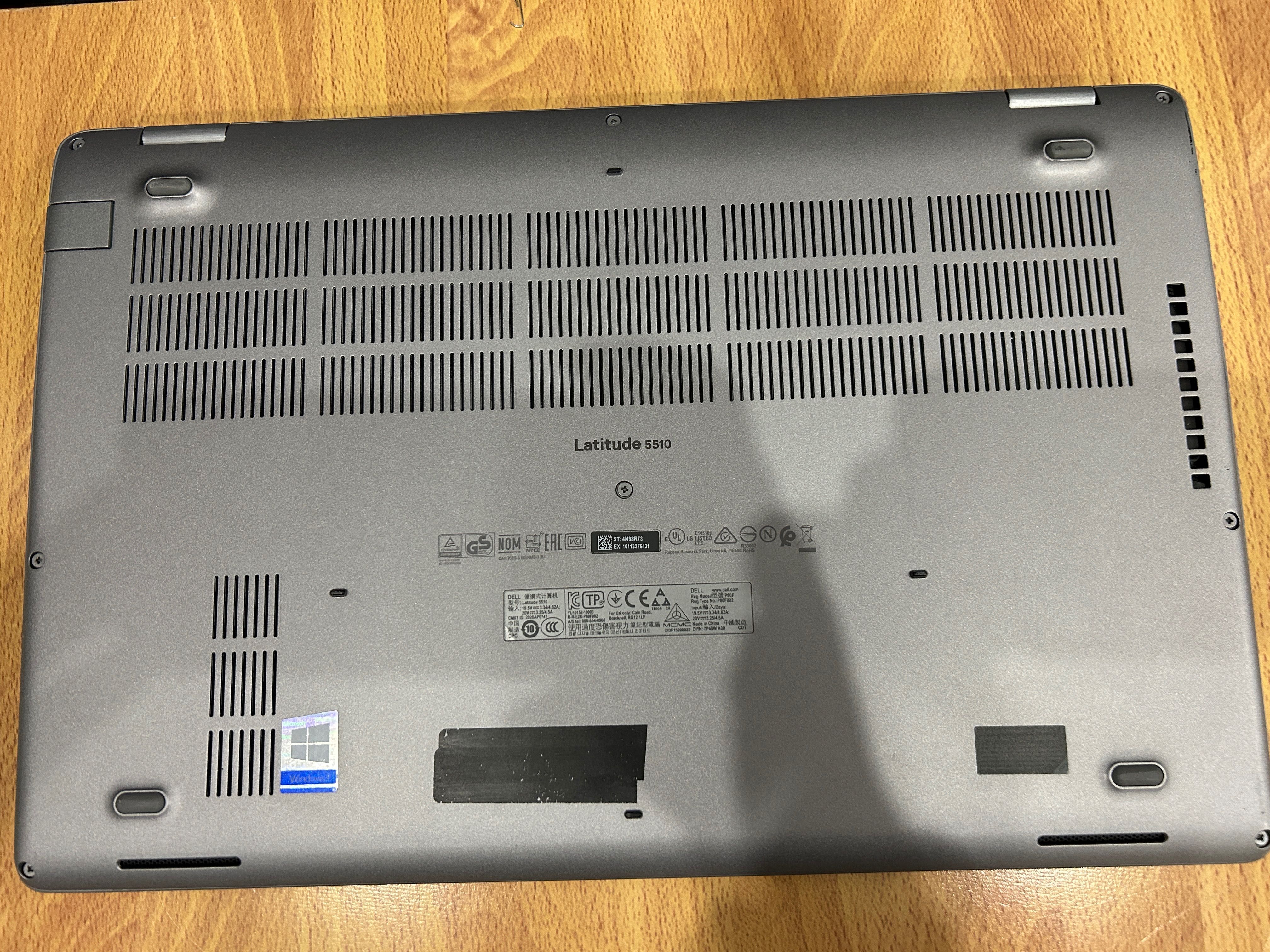 Лаптоп Dell i5 10-th gen./16GB RAM/256GB с 6 месеца гаранция!