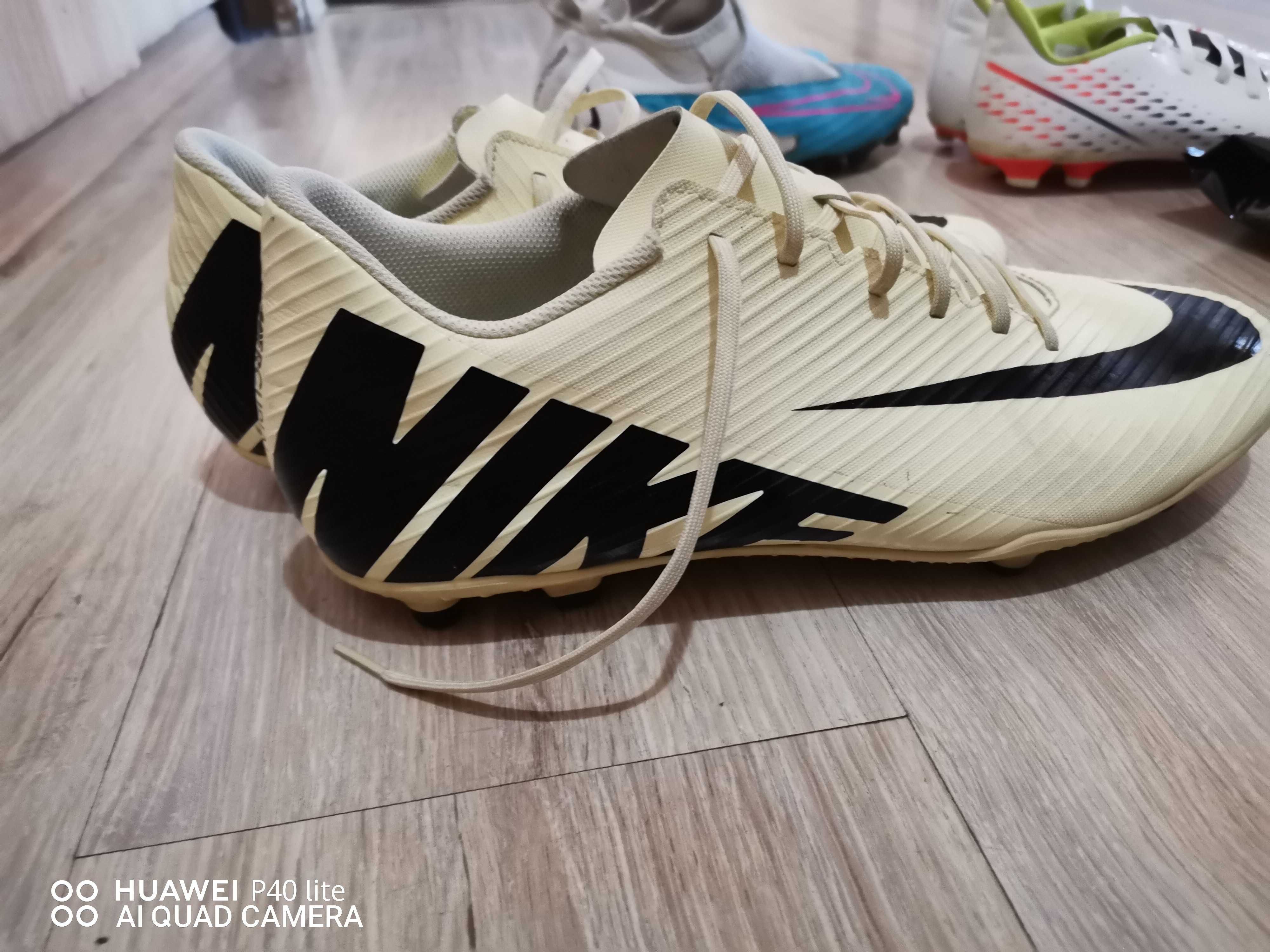 Бутонки Nike Adidas