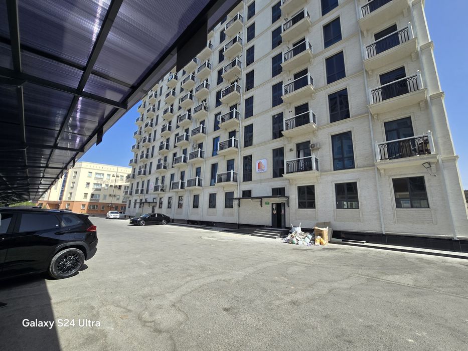 3 xonalik uy sotiladi 10 kavatda euro remontlik