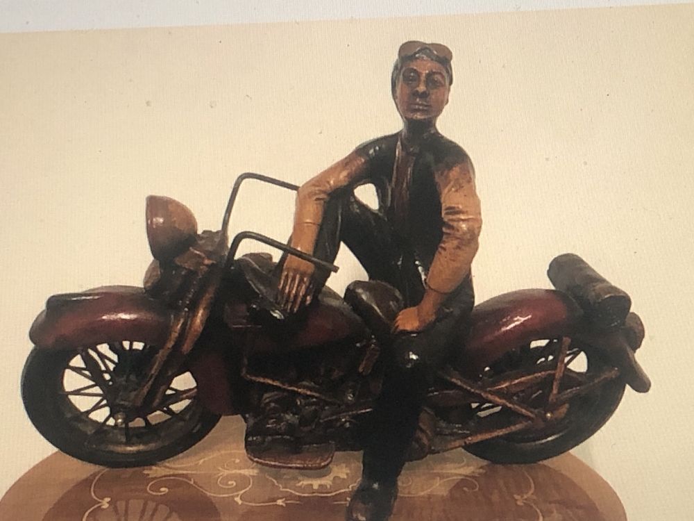 Motociclist pe chopper,statueta englezeasca vintage