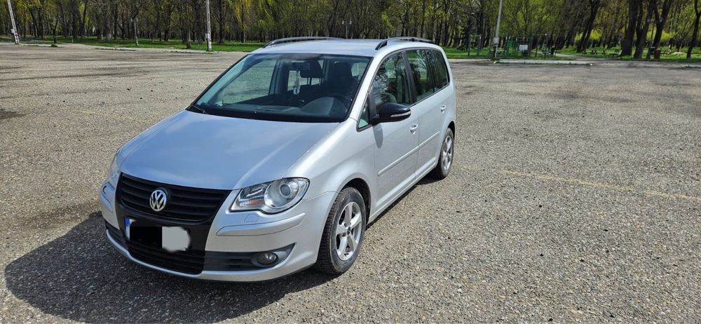Vând Volkswagen Touran 19TDI/2010
