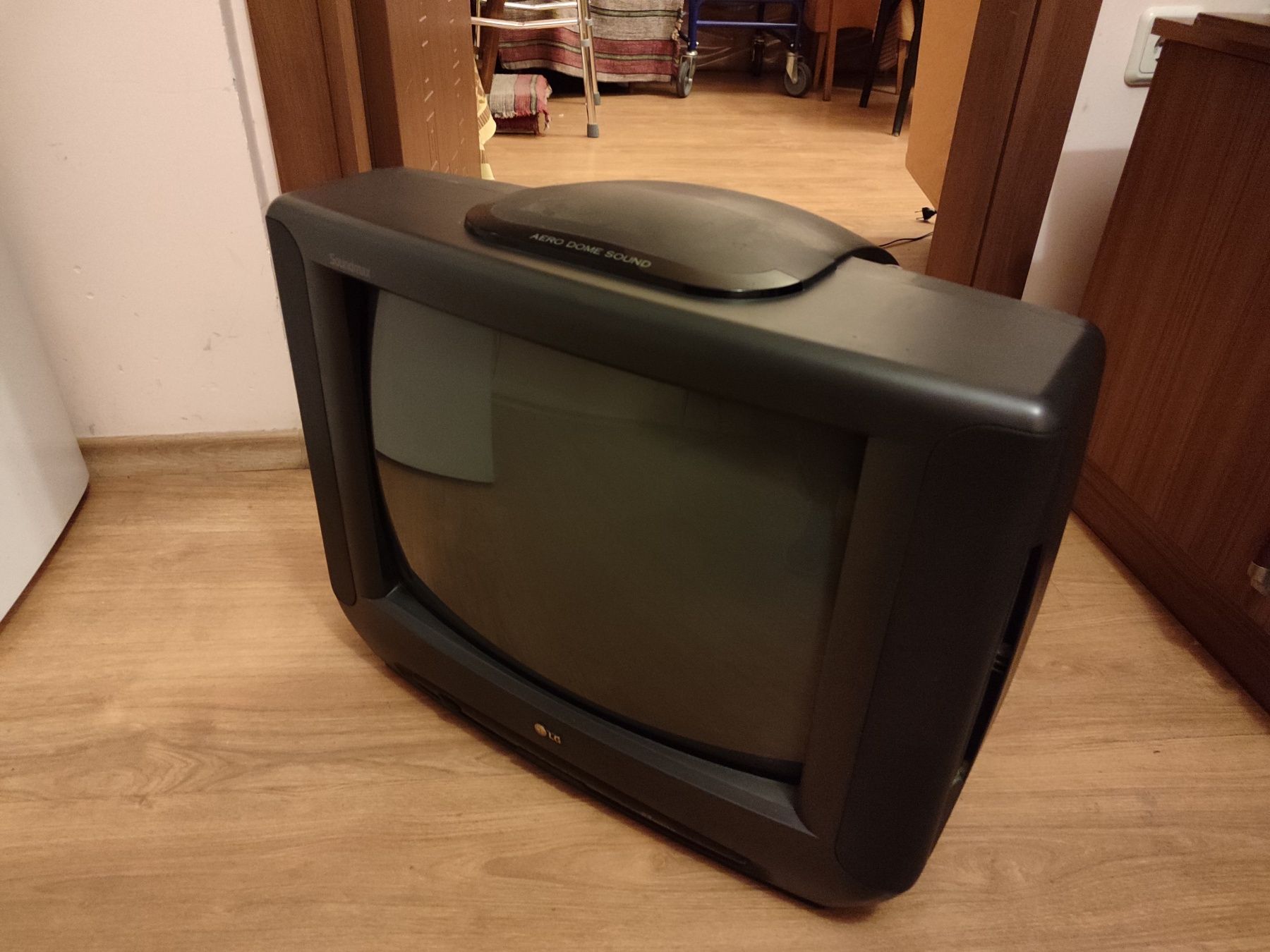 Телевизор LG, CF-20D16