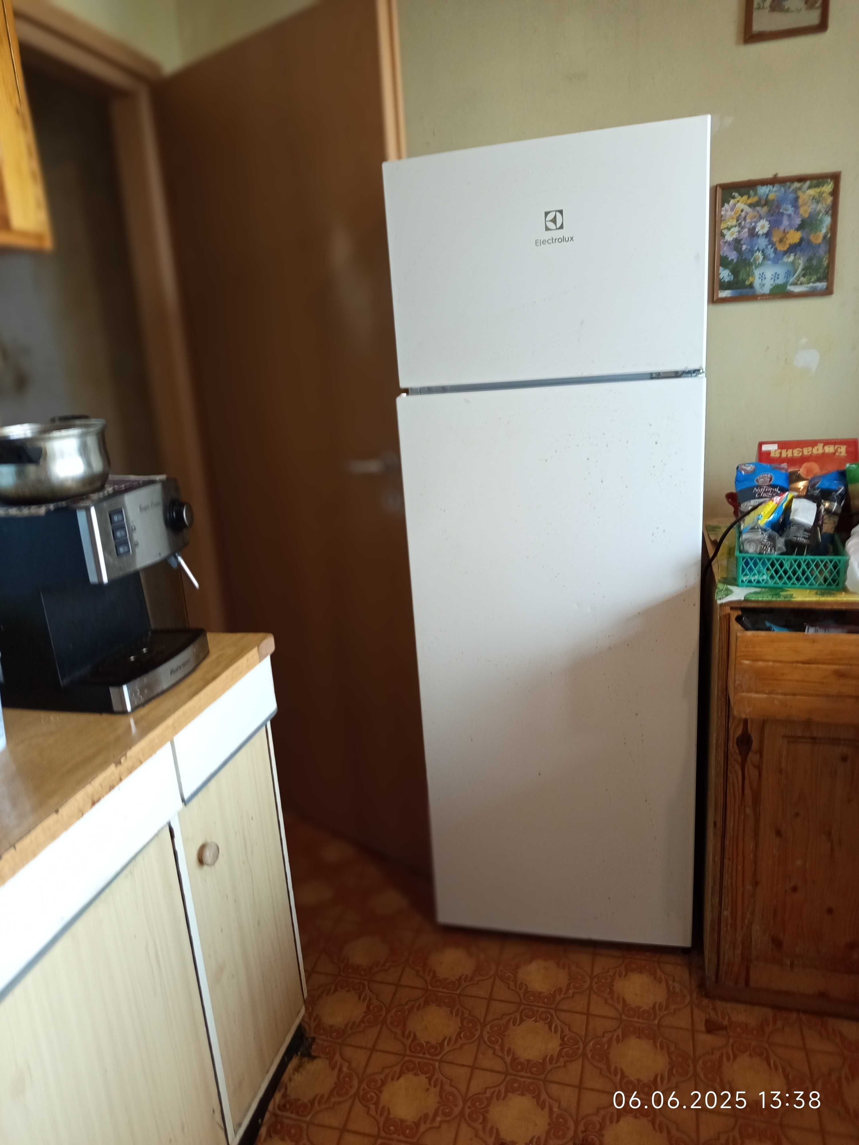 Хладилник Electrolux ST281F Low Frost