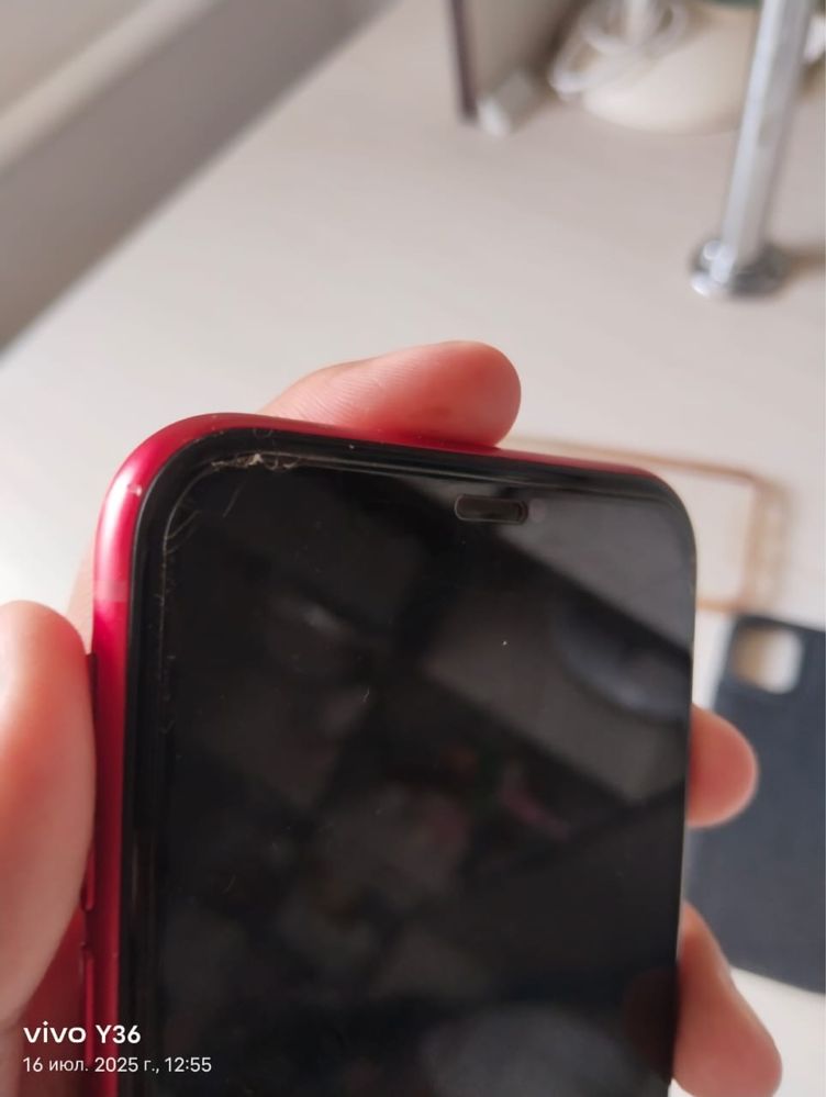 Iphone 11 64gb ,74% не менялся красный с коробкой