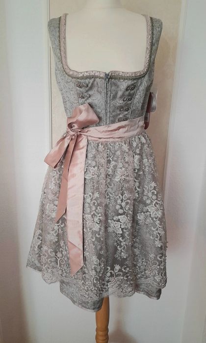 Rochie bavareza noua