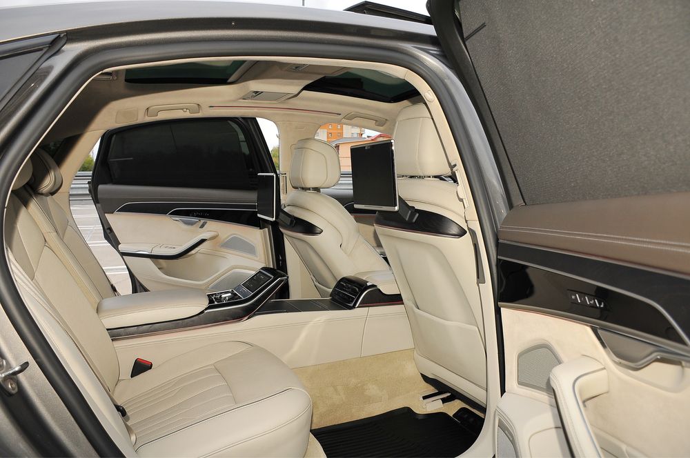 Audi A8 Long  Business Edition