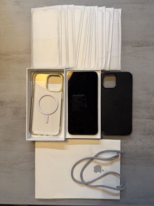 Iphone 15 Pro Max Natural Titanium + 10 folii de sticla incluse