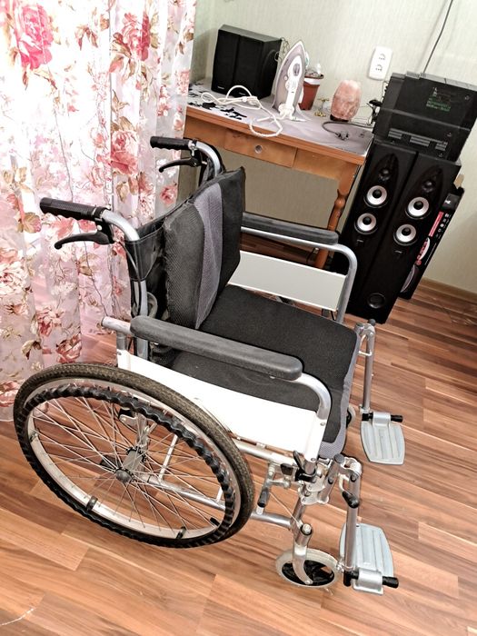 Продам кресло для инвалидов