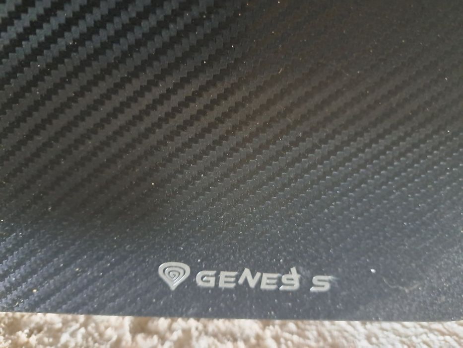 Продавам геймърско бюро Геймърско бюро Genesis Holm 200 RGB - NDS-1606