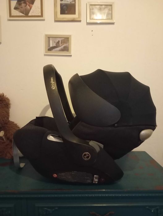 Scaun auto bebeluș Cybex Cloud Q + bază Cybex Base Q-Fix