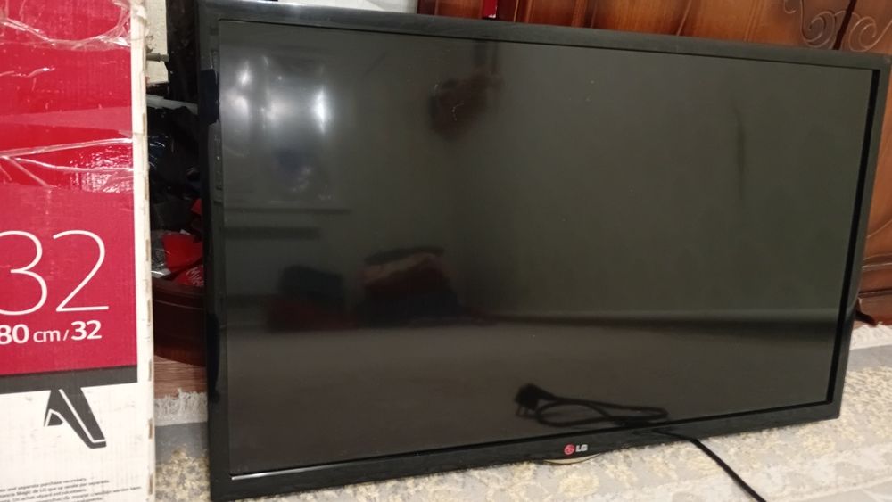 Телевизор LG отличном состоянии без подставки и без креления
