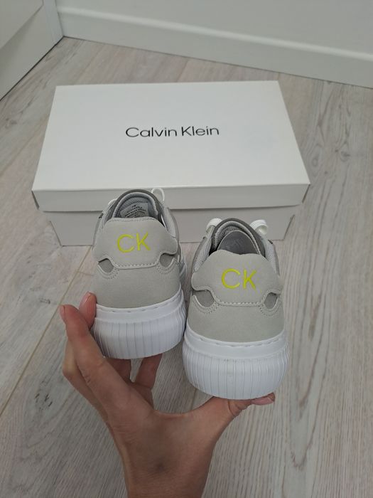 Vând pantofi sport casual Calvin Klein