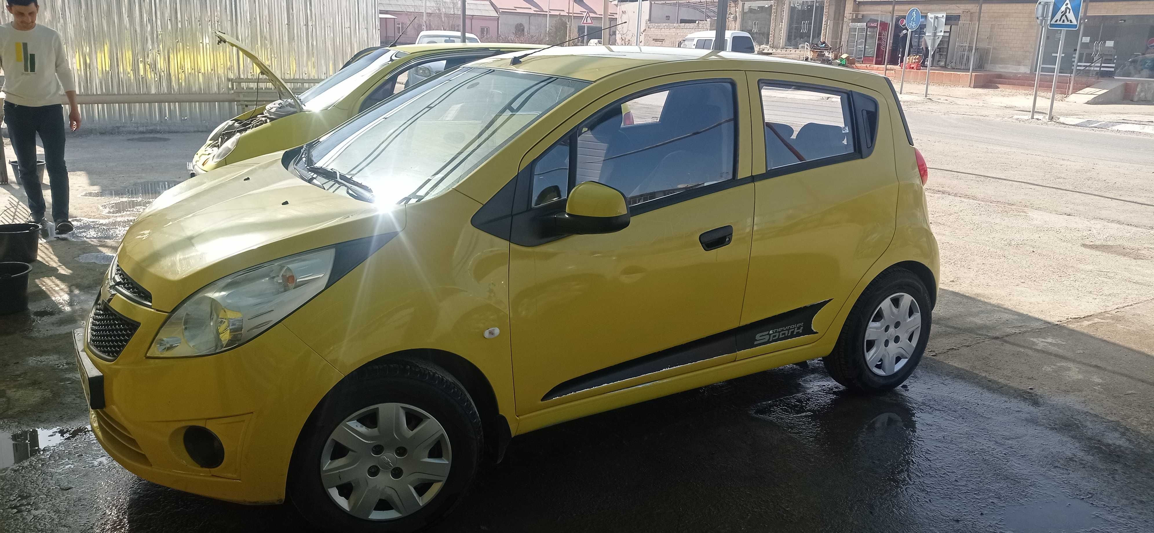 Chevrolet spark sotiladi