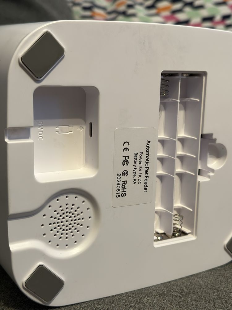 Dispenser hranitor automat hrana pisici caini Hd