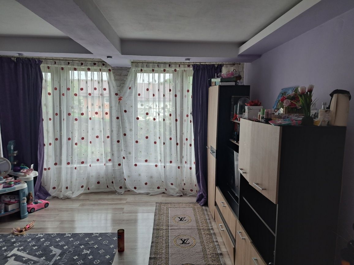 Casa de vanzare Valea Castailor, la asfalt cu 1000mp teren
