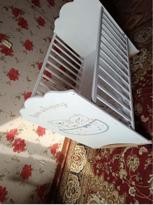 Продам детскую кровать с функцией маятник !