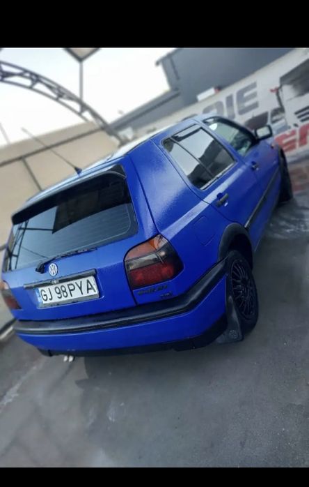 Vand golf 3 doar azi 600€