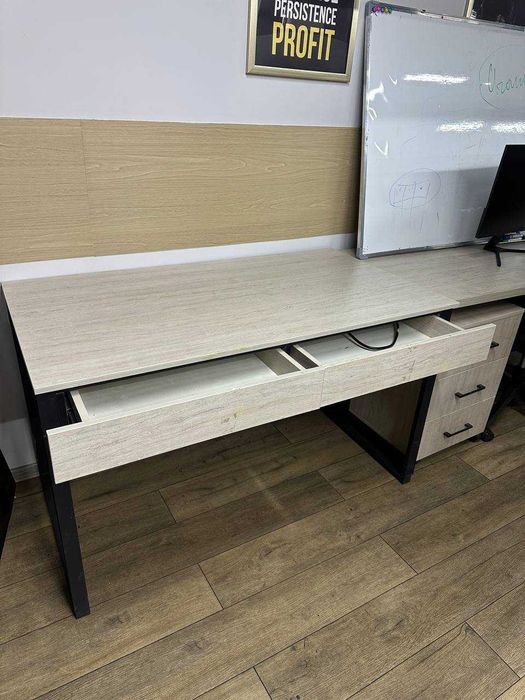 Столы (парты) производства Loftbek в ассортименте. От 350 000 сум.