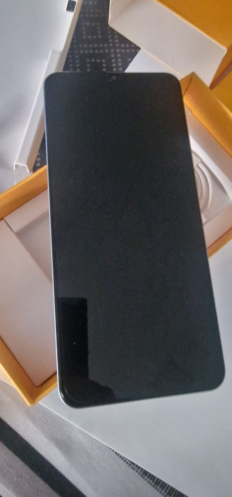 Продавам Realmi Note 60