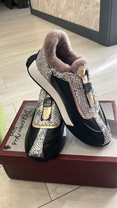 Зимняя кожаная кроссы