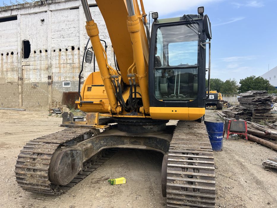 Dezmembrez excavator jcb 330