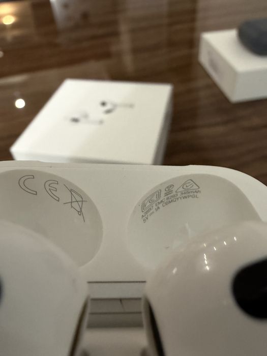 Apple AirPods 3 (3rd generation)