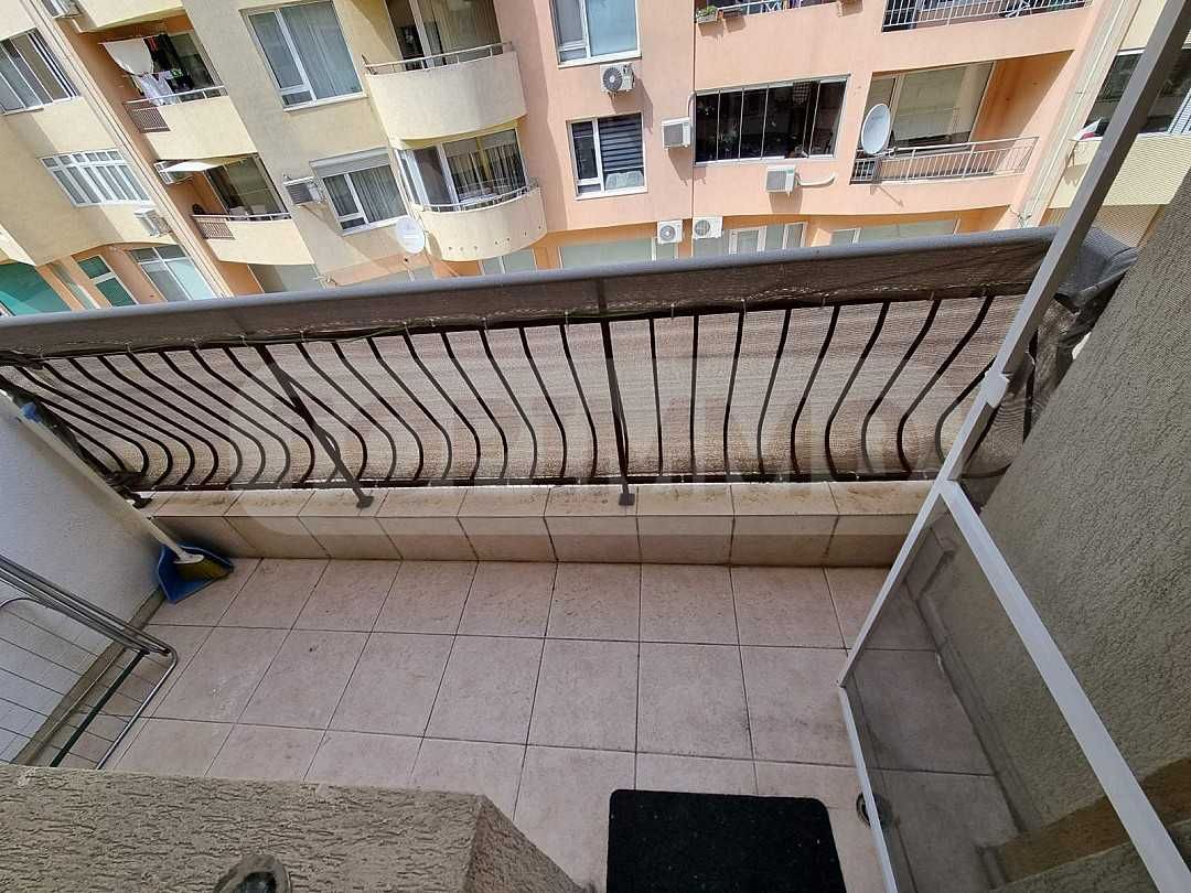 Двустаен апартамент в ж.к. Възраждане 1