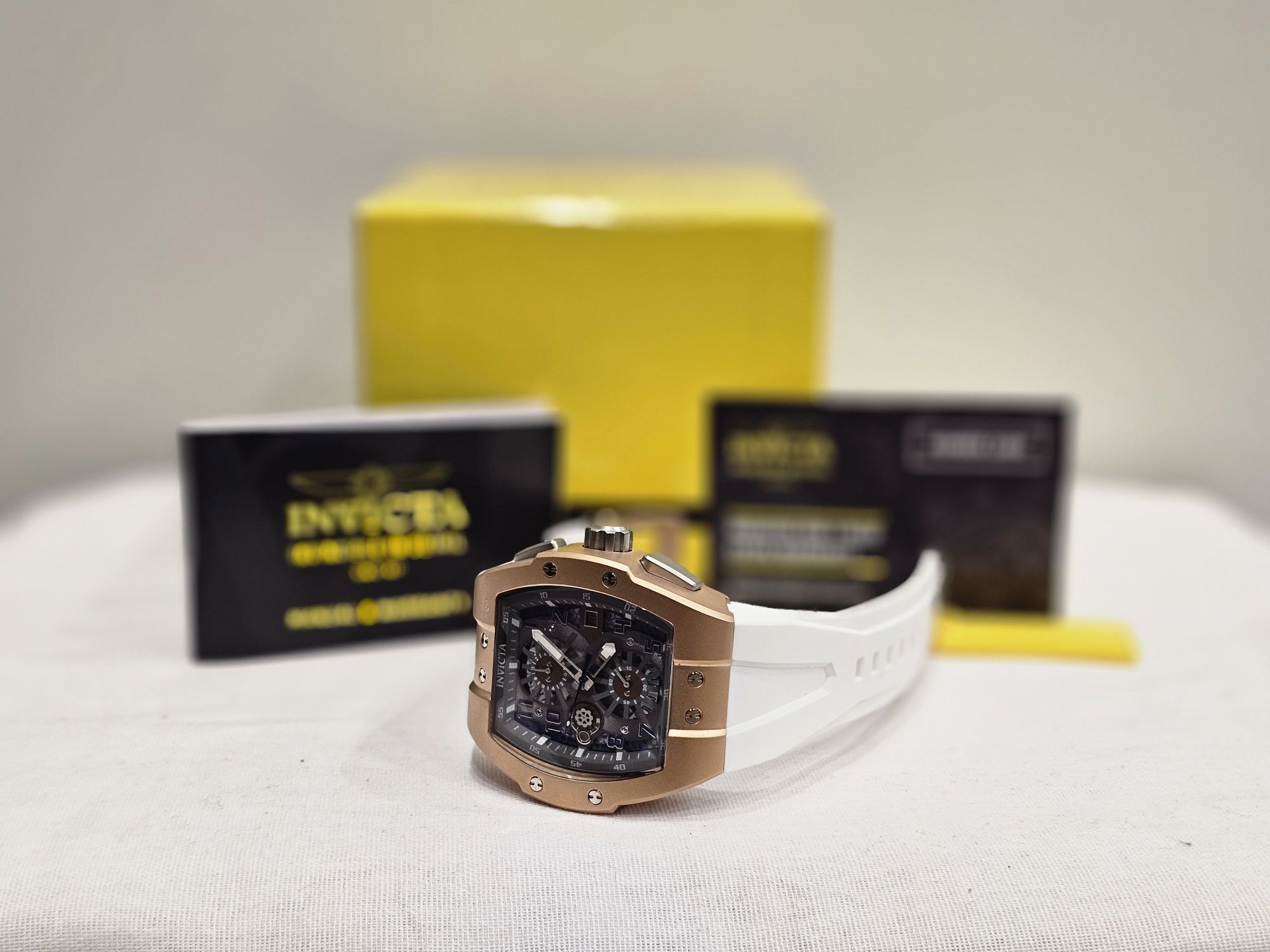 Мъжки часовник INVICTA Racing White and Rose Gold