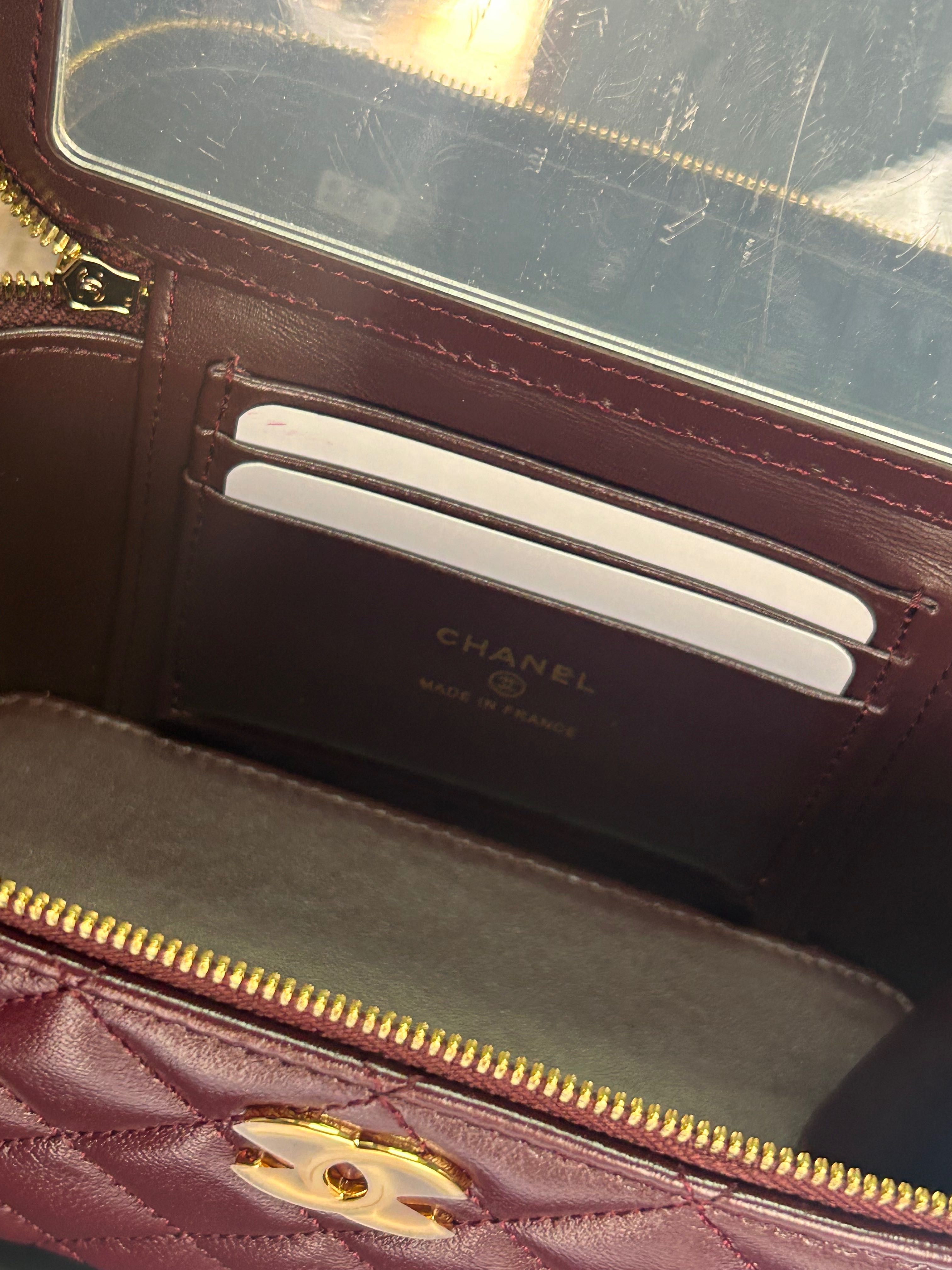 Чанта Chanel Burgundy Quilted Leather Pick Me Up Vanity Bag