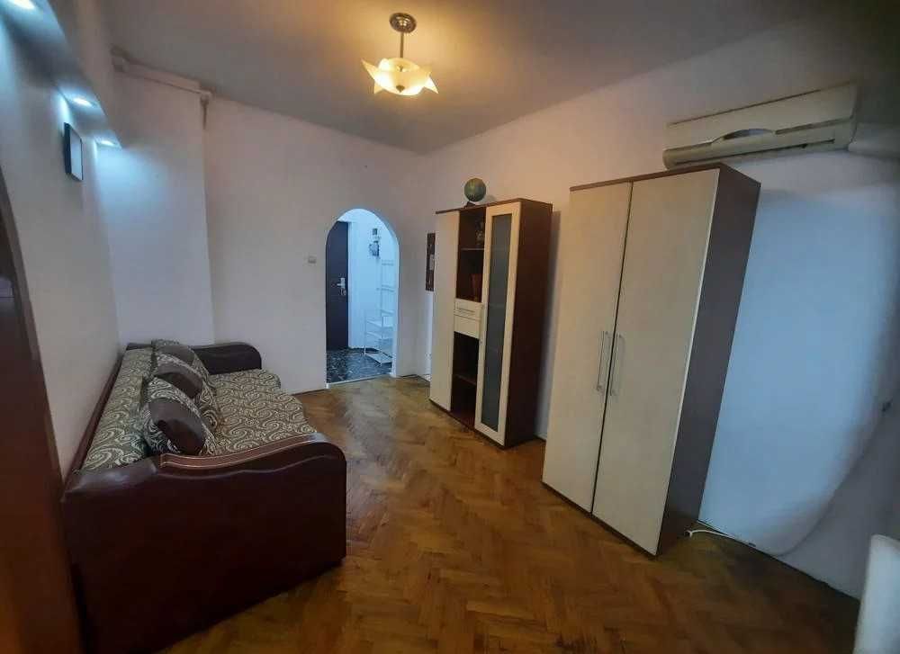 Proprietar vand apartament cu 2 camere zona Cișmigiu Strada Brezoianu