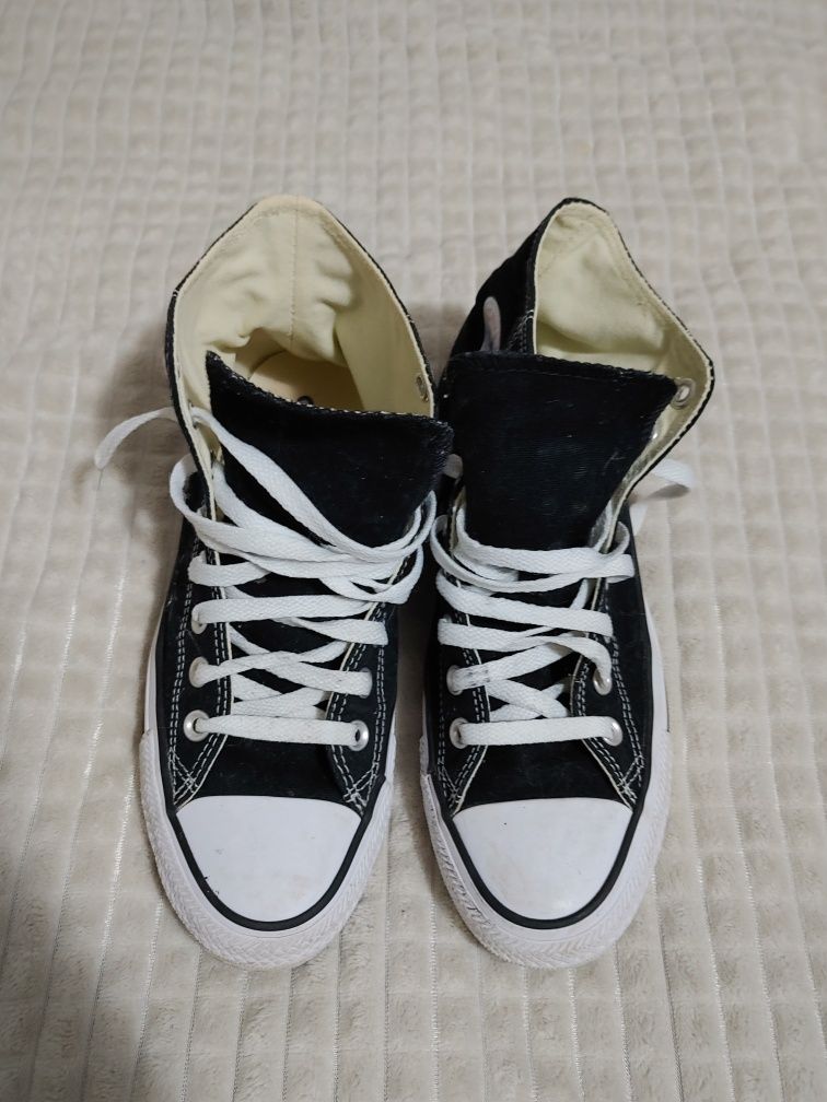 Кецове Converse.